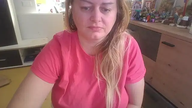 Snapshot of Meliss_Official9 chatting on 01-11-26, 08:19 Meliss Official9 online show from 01-11-26, 08:19