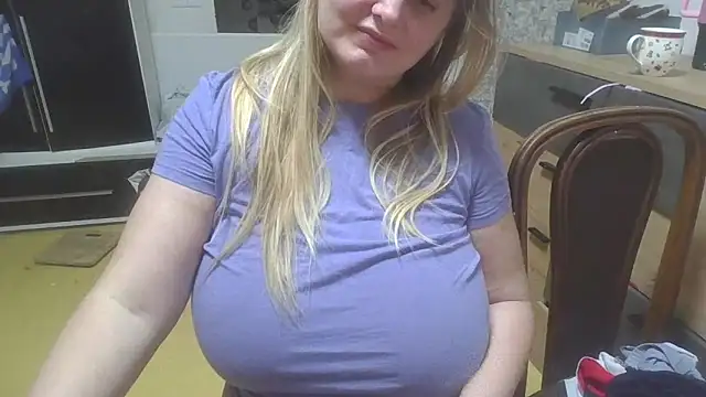 Snapshot of Meliss_Official9 chatting on 02-10-26, 12:15 Meliss Official9 online show from 02-10-26, 12:15