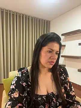 Snapshot of Alice_Biel chatting on 01-19-25, 11:32 Alice Biel online show from 01-19-25, 11:32