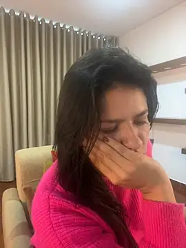 Snapshot of Alice_Biel chatting on 01-20-25, 02:36 Alice Biel online show from 01-20-25, 02:36