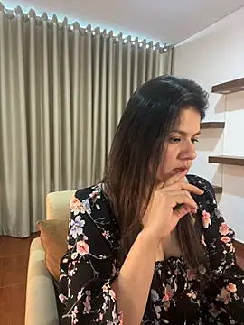 Snapshot of Alice_Biel chatting on 01-21-25, 09:36 Alice Biel online show from 01-21-25, 09:36