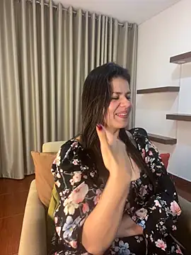 Snapshot of Alice_Biel chatting on 02-01-25, 03:30 Alice Biel online show from 02-01-25, 03:30