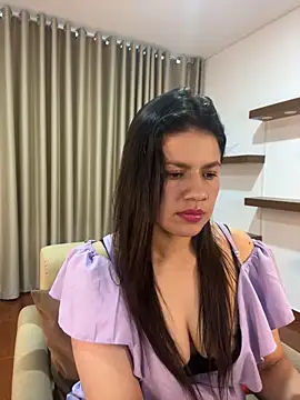 Snapshot of Alice_Biel chatting on 02-06-25, 10:10 Alice Biel online show from 02-06-25, 10:10