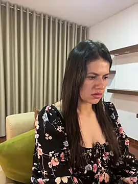 Snapshot of Alice_Biel chatting on 02-22-25, 04:29 Alice Biel online show from 02-22-25, 04:29