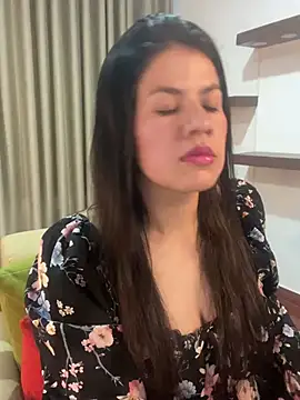 Snapshot of Alice_Biel chatting on 03-05-25, 09:37 Alice Biel online show from 03-05-25, 09:37