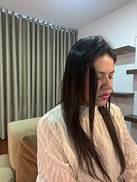 Snapshot of Alice_Biel chatting on 03-09-25, 03:05 Alice Biel online show from 03-09-25, 03:05