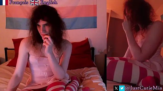 Snapshot of JustCutieMia chatting on 11-25-25, 07:25 JustCutieMia online show from 11-25-25, 07:25