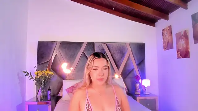 Snapshot of Sofi_Vasquez chatting on 12-02-25, 08:48 Sofi Vasquez online show from 12-02-25, 08:48