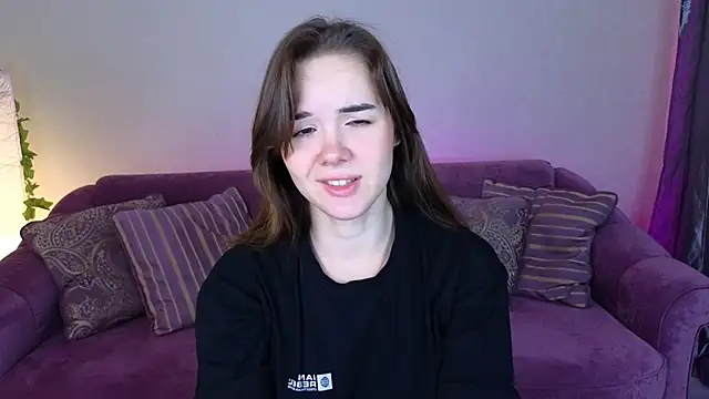 Snapshot of LindaRobertz chatting on 01-21-25, 05:49 LindaRobertz online show from 01-21-25, 05:49