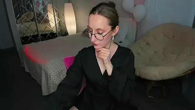 Snapshot of MelodyOfLovee chatting on 02-15-25, 08:11 MelodyOfLovee online show from 02-15-25, 08:11