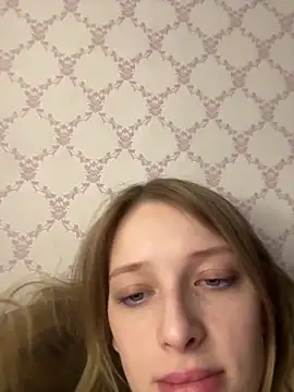 Snapshot of Evvie_Summn1 chatting on 02-28-26, 05:14 Evvie Summn1 online show from 02-28-26, 05:14