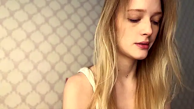 Snapshot of Evvie_Summn1 chatting on 03-10-26, 07:24 Evvie Summn1 online show from 03-10-26, 07:24