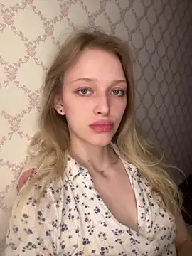 Evvie Summn1 online show from 04-17-26, 03:04