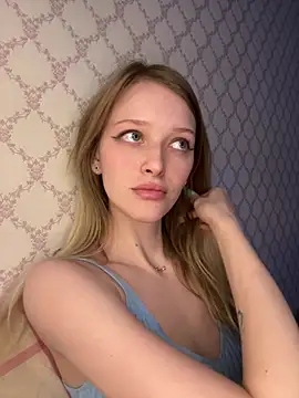 Evvie Summn1 online show from 04-25-26, 02:36