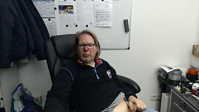 VSteph online show from 11-26-25, 04:19