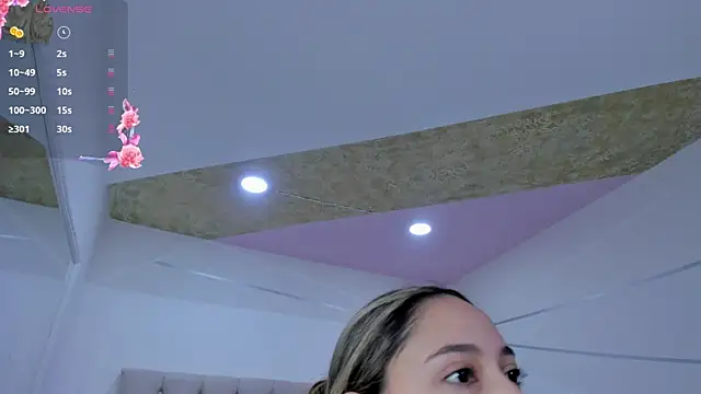 Snapshot of PandoraRider chatting on 11-17-25, 01:28 PandoraRider online show from 11-17-25, 01:28