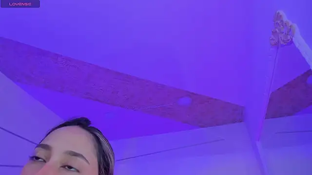 Snapshot of PandoraRider chatting on 12-18-25, 02:01 PandoraRider online show from 12-18-25, 02:01