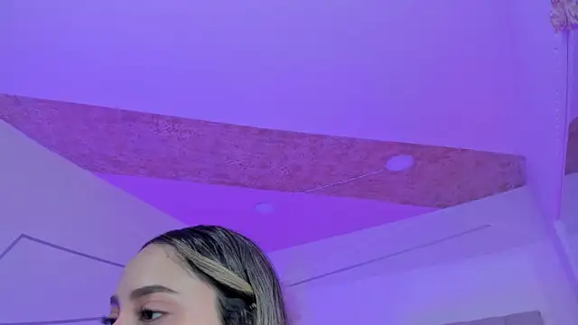 Snapshot of PandoraRider chatting on 01-10-26, 03:03 PandoraRider online show from 01-10-26, 03:03