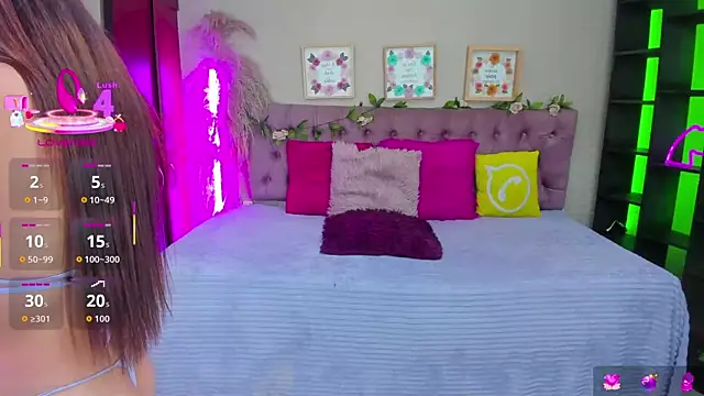 Lia Keen online show from 11-25-25, 08:42