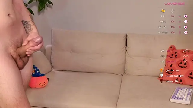 Snapshot of duomooncouple chatting on 11-03-25, 08:48 duomooncouple online show from 11-03-25, 08:48