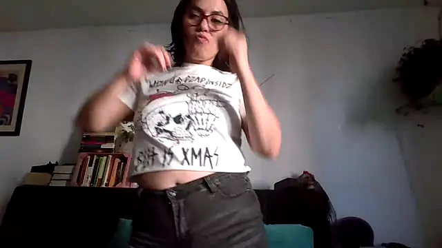 Tiramisu89 online show from 11-13-25, 10:08