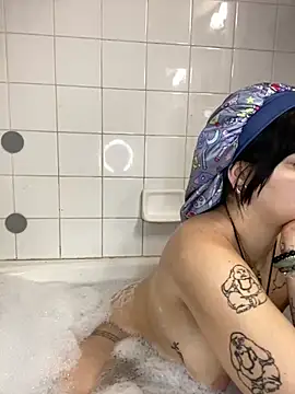 Snapshot of pircilla23 chatting on 10-30-25, 02:18 pircilla23 online show from 10-30-25, 02:18