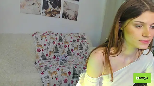 Snapshot of Hello_Vivienne chatting on 12-28-24, 01:38 Hello Vivienne online show from 12-28-24, 01:38