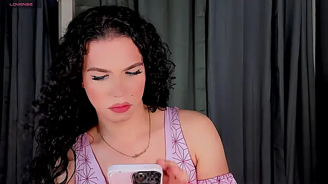 gatitavenecis online show from 12-18-24, 11:08