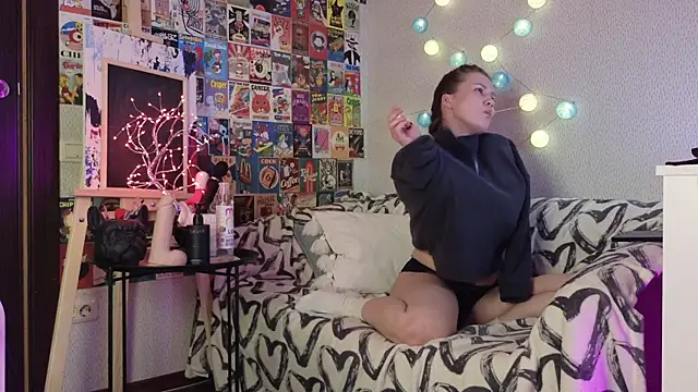 LittleLeen online show from 02-05-25, 06:48