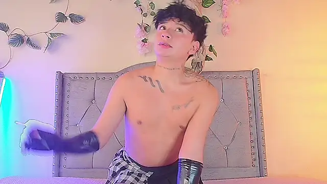 Snapshot of daimond_01 chatting on 01-08-26, 07:16 daimond 01 online show from 01-08-26, 07:16