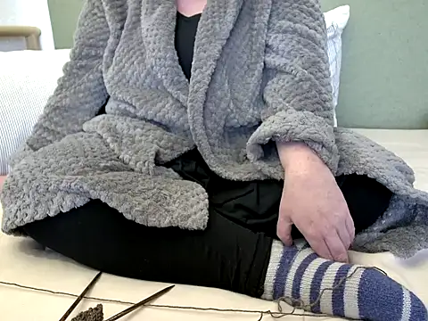 MarthaBriest online show from 04-11-26, 01:48