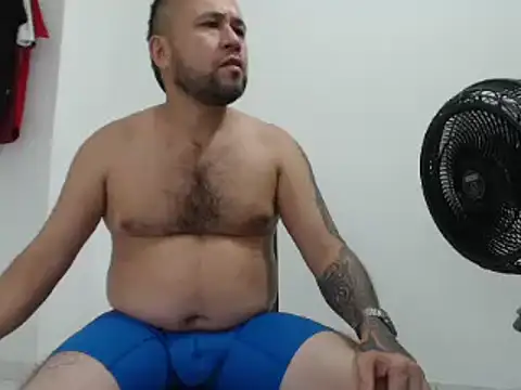 Snapshot of very2_sexy chatting on 12-10-24, 09:00 very2 sexy online show from 12-10-24, 09:00