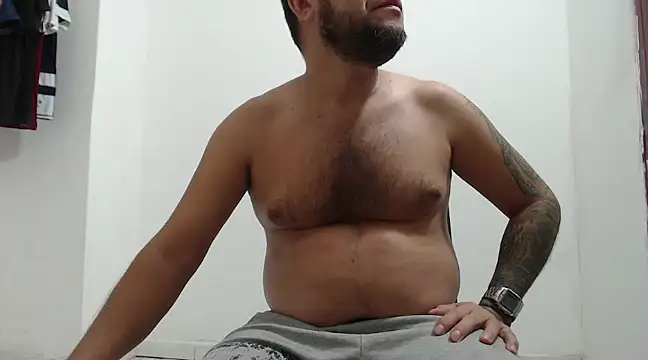 Snapshot of very2_sexy chatting on 02-08-25, 09:46 very2 sexy online show from 02-08-25, 09:46