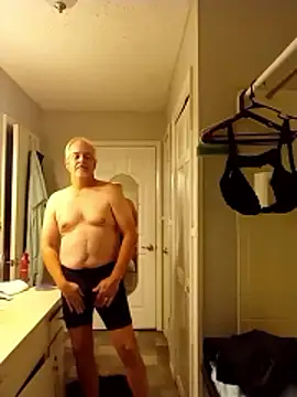 Snapshot of marc1812 chatting on 12-05-24, 05:37 marc1812 online show from 12-05-24, 05:37