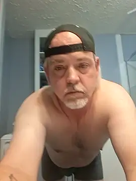 Snapshot of marc1812 chatting on 01-06-26, 05:33 marc1812 online show from 01-06-26, 05:33