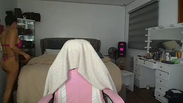 Snapshot of aya_saki chatting on 10-06-25, 08:56 aya saki online show from 10-06-25, 08:56