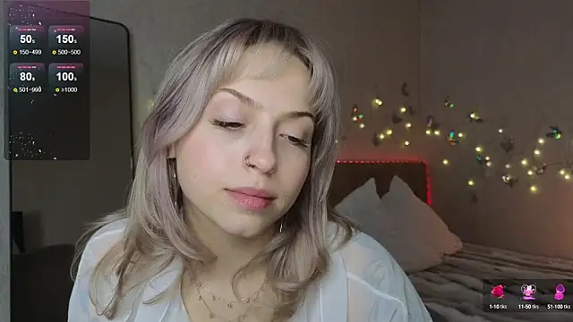 Snapshot of lavenderluxe chatting on 02-05-25, 01:54 lavenderluxe online show from 02-05-25, 01:54