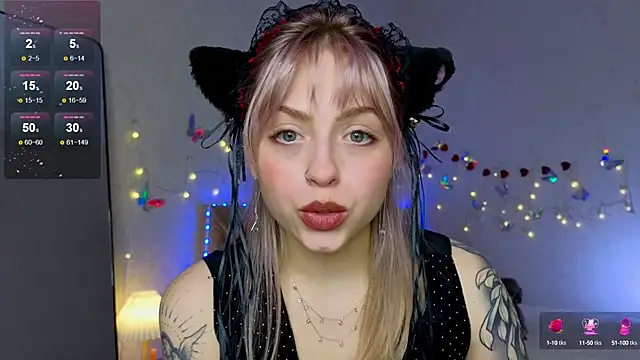 Snapshot of lavenderluxe chatting on 03-08-25, 10:43 lavenderluxe online show from 03-08-25, 10:43