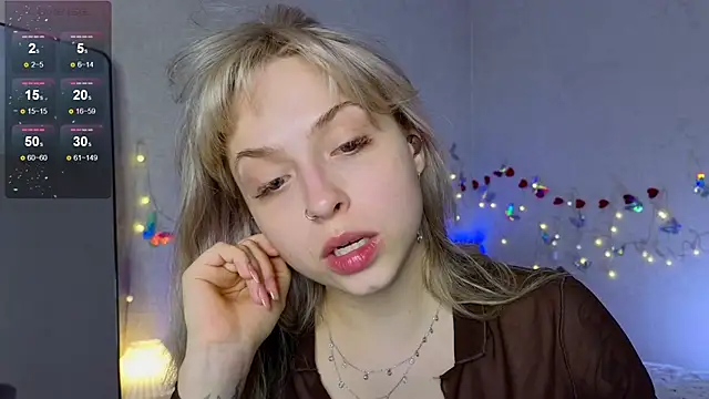 Snapshot of lavenderluxe chatting on 03-13-25, 06:56 lavenderluxe online show from 03-13-25, 06:56