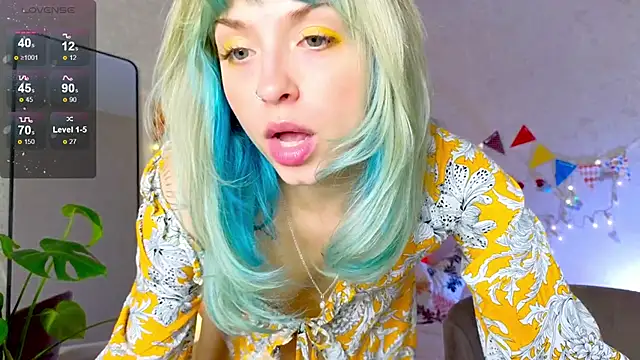 Snapshot of lavenderluxe chatting on 10-20-25, 12:49 lavenderluxe online show from 10-20-25, 12:49