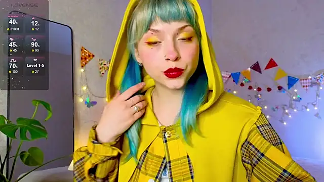 Snapshot of lavenderluxe chatting on 10-21-25, 01:12 lavenderluxe online show from 10-21-25, 01:12