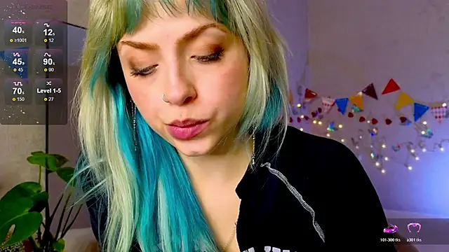 Snapshot of lavenderluxe chatting on 10-25-25, 10:23 lavenderluxe online show from 10-25-25, 10:23