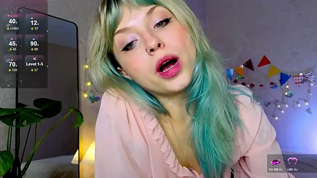 Snapshot of lavenderluxe chatting on 11-05-25, 10:26 lavenderluxe online show from 11-05-25, 10:26