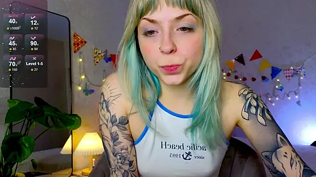 Snapshot of lavenderluxe chatting on 11-16-25, 07:58 lavenderluxe online show from 11-16-25, 07:58