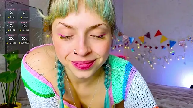 Snapshot of lavenderluxe chatting on 11-24-25, 12:27 lavenderluxe online show from 11-24-25, 12:27