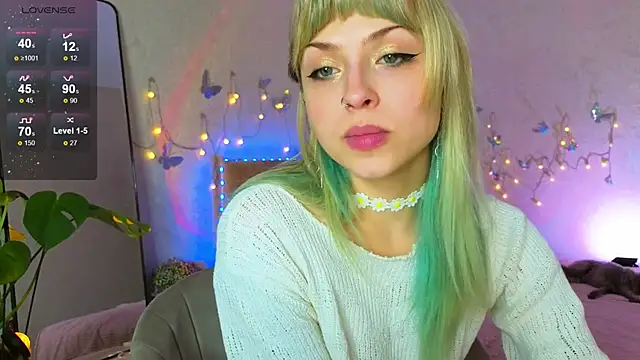 Snapshot of lavenderluxe chatting on 12-14-25, 02:00 lavenderluxe online show from 12-14-25, 02:00