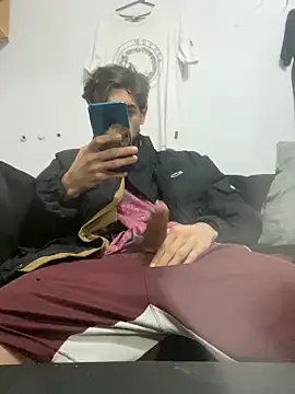 Snapshot of Tomito14 chatting on 10-26-25, 07:36 Tomito14 online show from 10-26-25, 07:36