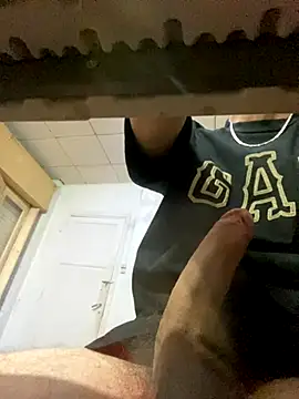 Snapshot of Tomito14 chatting on 11-03-25, 05:42 Tomito14 online show from 11-03-25, 05:42