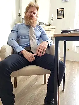 Snapshot of Gingerbeard40 chatting on 11-27-25, 10:50 Gingerbeard40 online show from 11-27-25, 10:50