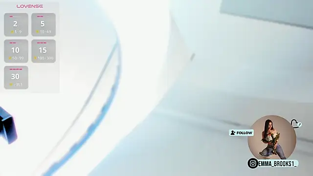 Snapshot of emma_brooks1 chatting on 02-13-25, 10:54 emma brooks1 online show from 02-13-25, 10:54